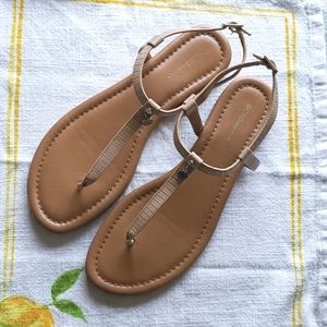 ☀️ BCBGeneration strappy sandles